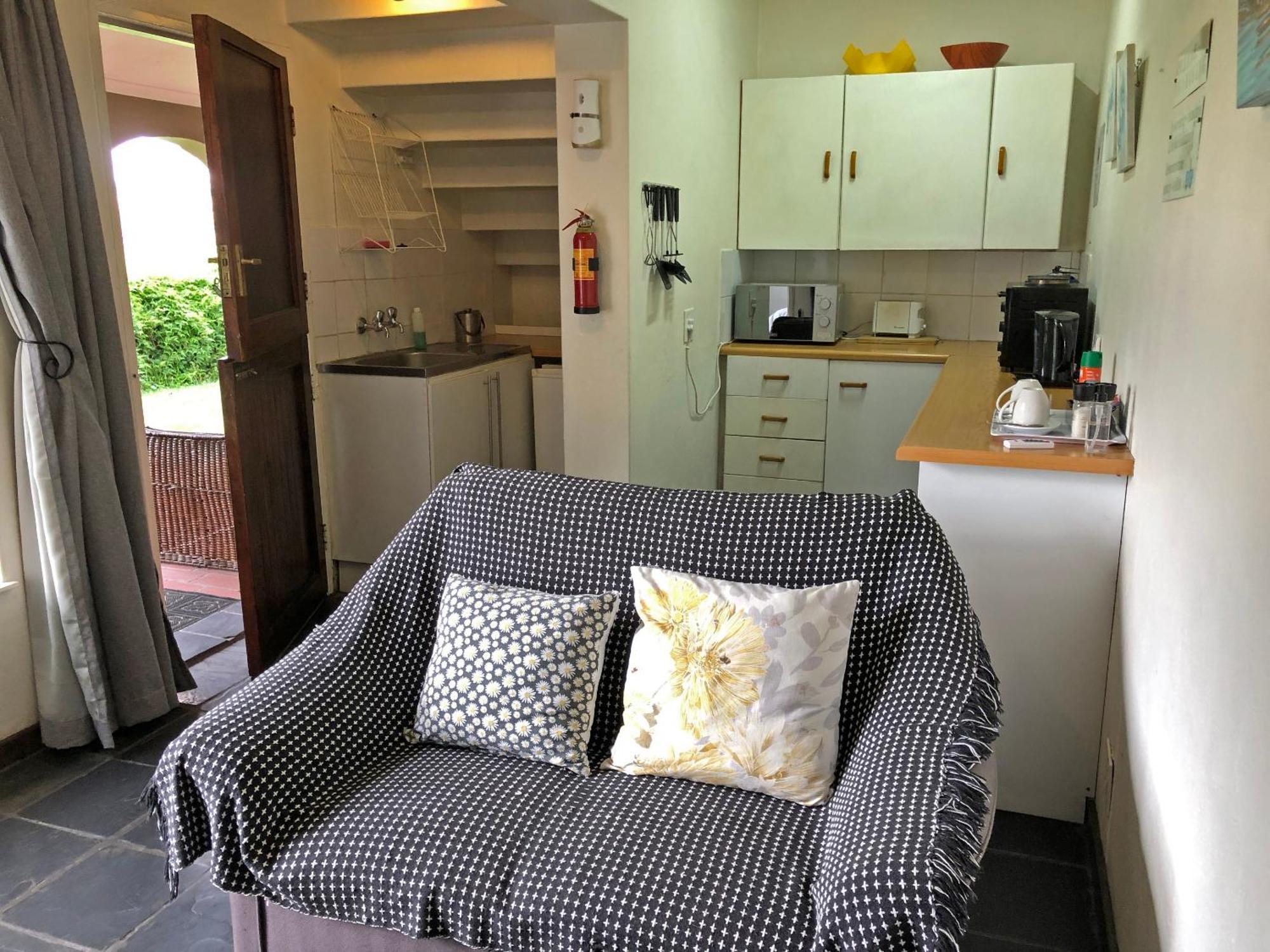Hills And Dales Accommodation لانسيريا الغرفة الصورة